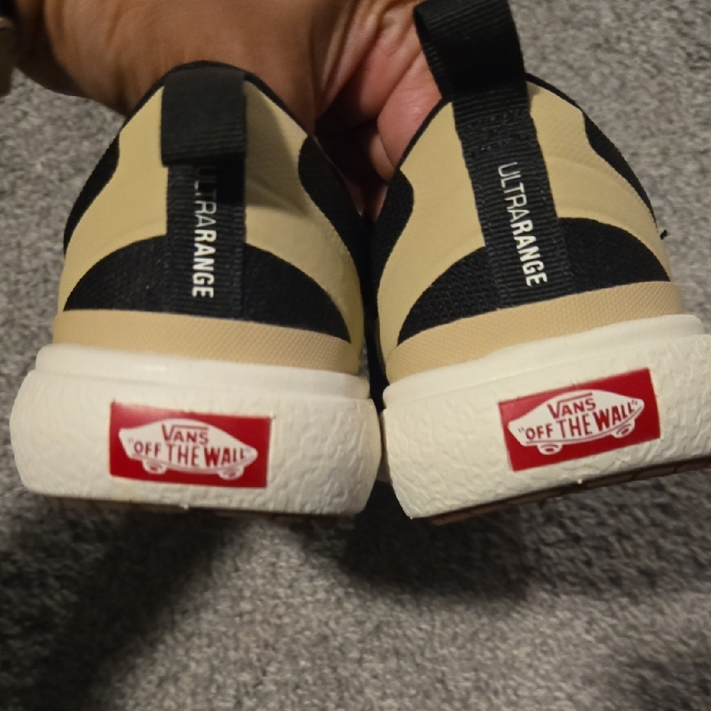 Vans Ultrarange Beige and Black Sneakers - Picture 5 of 7